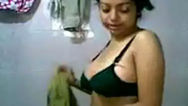 Bangladeshi Sexy girl caught by servant
