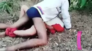 Bihari college girl having a threesome sex in outdoor