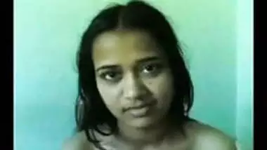 Sexy northindian gets naked and shows to bf