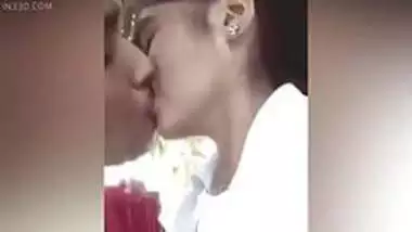 Outdoor kiss