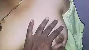 desi anitha indian bhabi saree strip boobs
