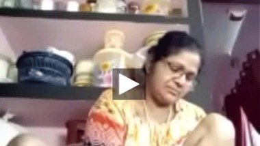 Anushiya Aunty Xx Video Bf