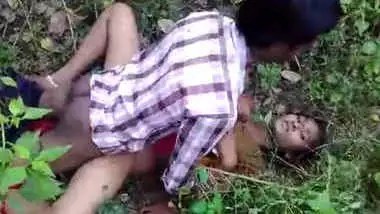 South Indian Andhra girlfrind fucking with her frinds in jungle with telugu audio
