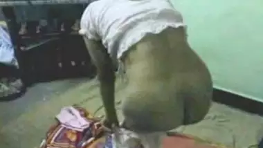 housewife aunty removing dress n dancing
