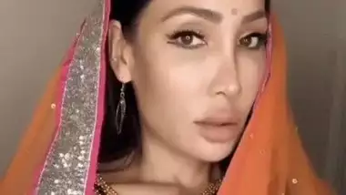 Sofia Hayat Nude teasing video