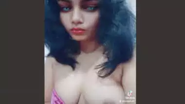 Sexy Girl Showing 2 Clips Part 2