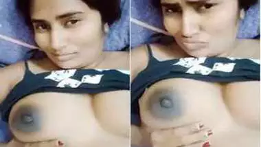 Desi wife doesn't sleep in the night because she performs XXX show