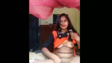 Married bhabi showing pussy