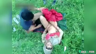 Desi jungle sex of young college girl and bf сaught on spy camera
