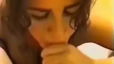 Indian babe blowing cock.