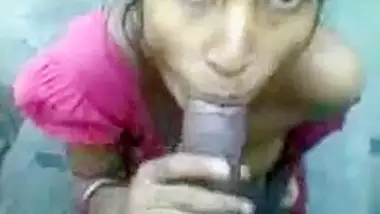 Indian Maid Sucker Her Owners Cock With New Indian