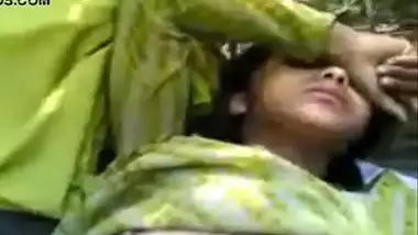 A whore aunty takes a dick on the sugarcane farm