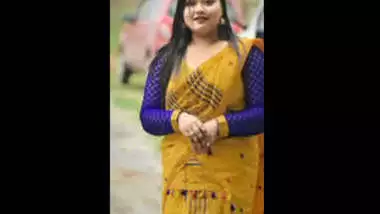 Assame Sexy Girl Showing Her Self